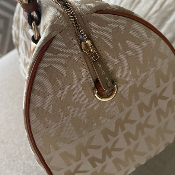 Michael Kors Bag & Wallet - Picture 4 of 6